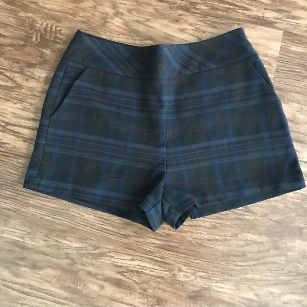 Forever 21 Black/Red/ Blue woven shorts size L